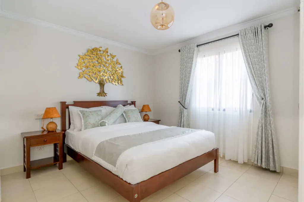 sterling-furnished-3-bedroom-apartment-nyayo-estate (7)