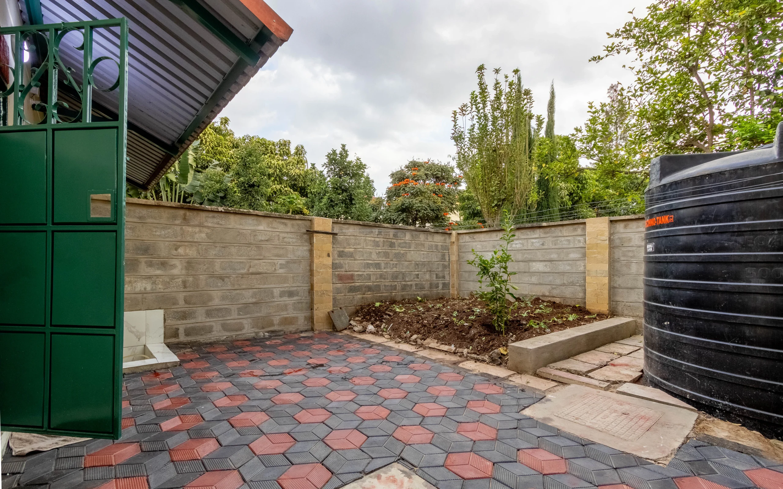 nyayo_estate_furnished_3_bedroom_airbnb (8)